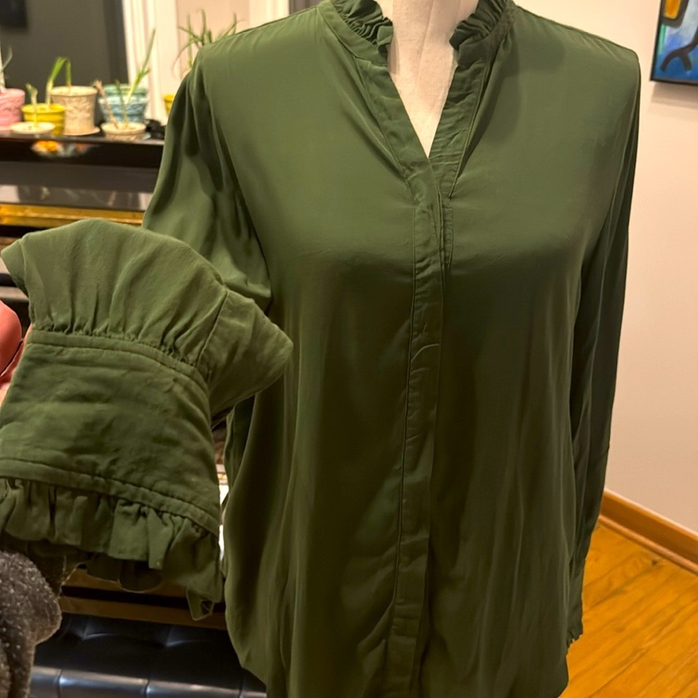 ANNE TAYLOR Elegant Green Women's Top M |. LUXURY TOP M | pretty button up top M